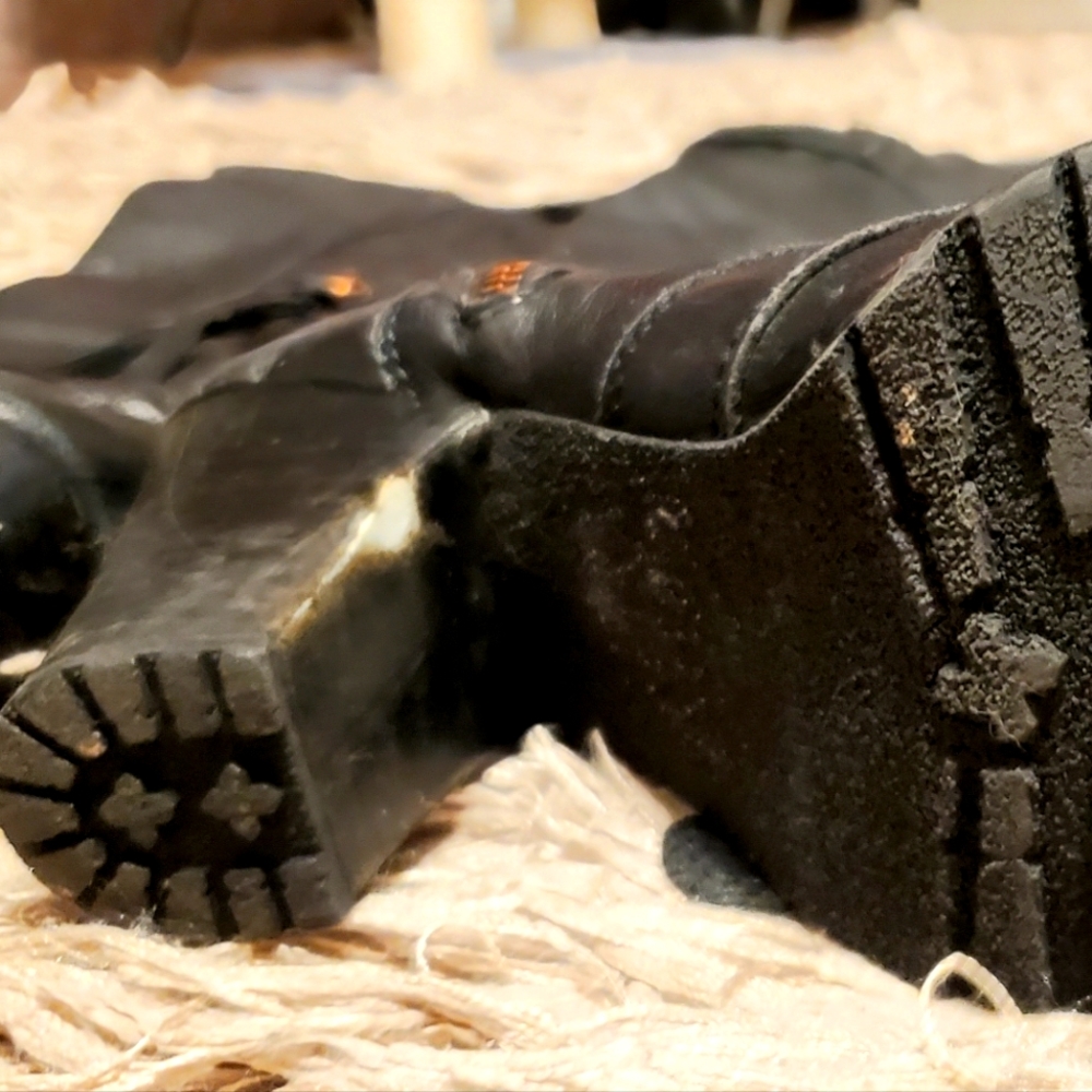 Beautiful Spanish Artisan-Made Leather Boots -- Well-loved - Picture 16 of 16